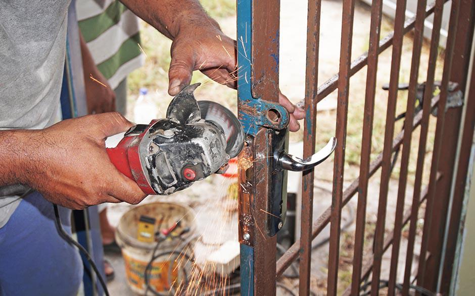 serrure porte de garage basculante Mallemort